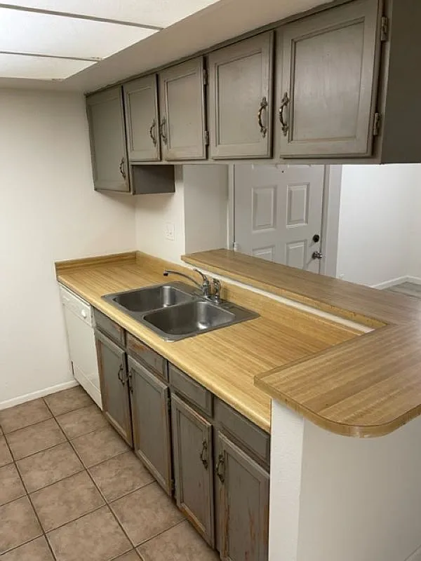 2 bed, 855 sqft, $1,350 — Photo 4