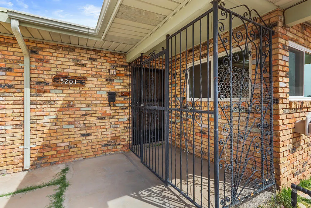 3 bed, 2.5 bath, 1824 sqft, $1,525 — Photo 4