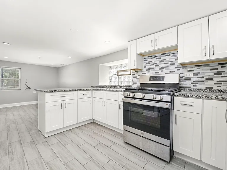 1400 N Lawndale Ave #G — Photo 2