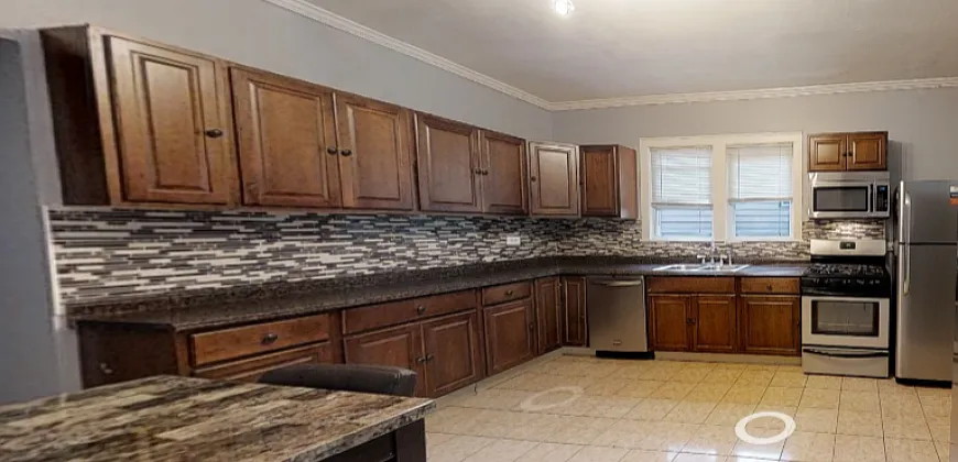 1322 Madison St - 2 — Photo 2