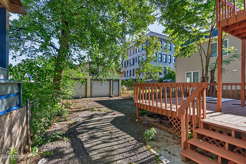 4th image of 413 Summit Avenue