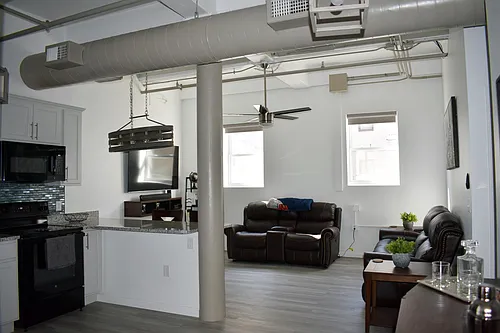 815 Elm St #3B Photo 1