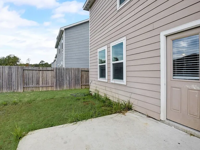 26035 Allan Poe Dr — Photo 13