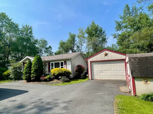 143 Driftwood Dr, Blakeslee, PA 18610
