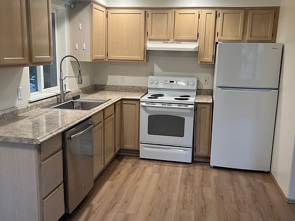 2nd image of 515 Pine Ave APT 3