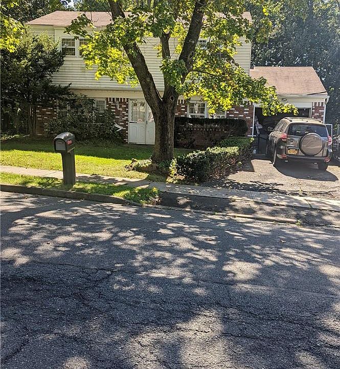 1st image of 3 Valley Drive