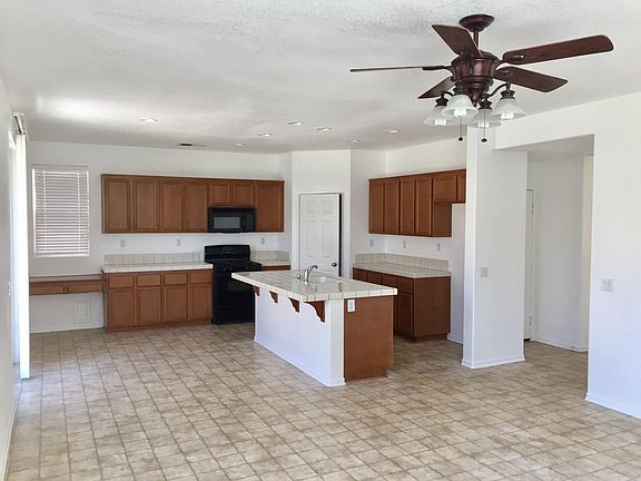 Kitchen (old flooring which has since been replaced)
