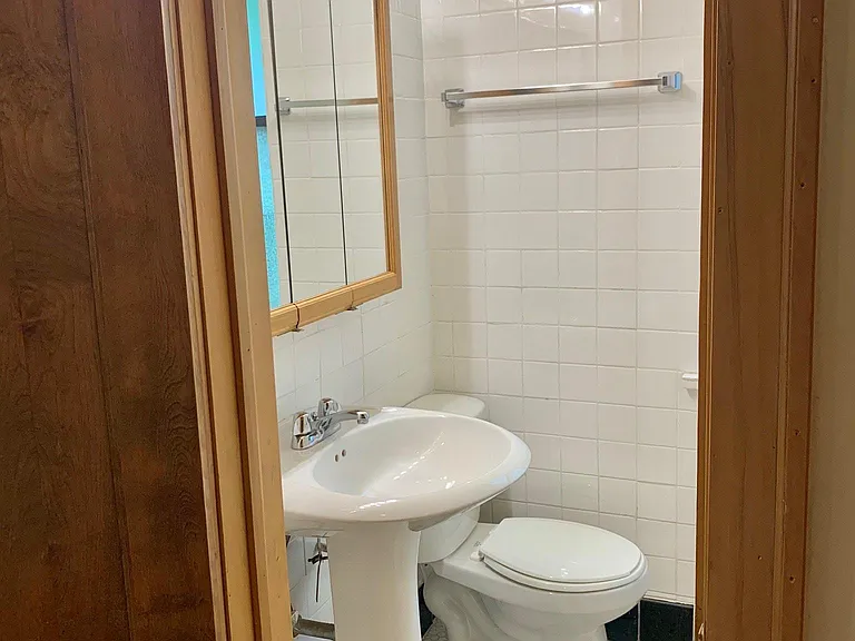 644 West Surf — Photo 41