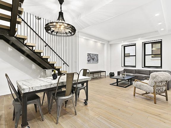 2nd image of 260 West Broadway