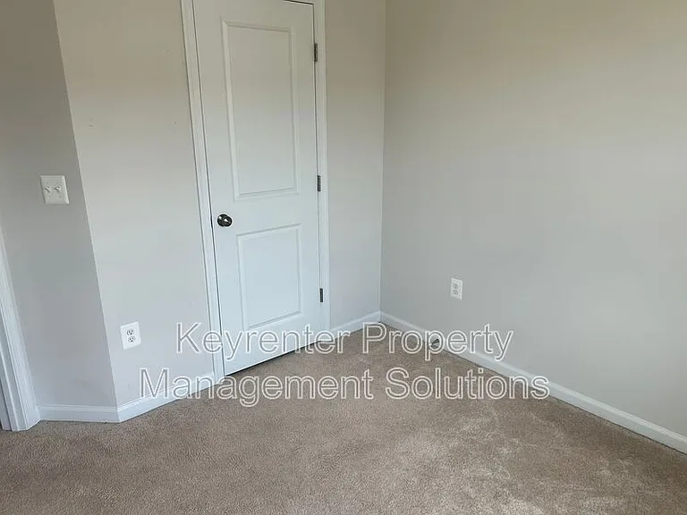213 Willowshire Ct — Photo 29