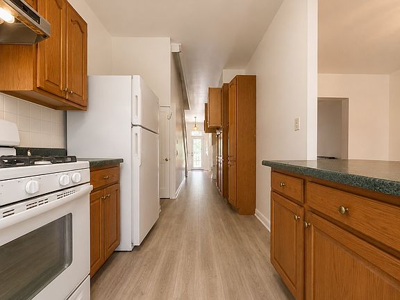 4th image of 5842 Douglas St