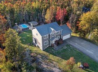 196 Confederation Ave, Fall River, NS B2T 0P8