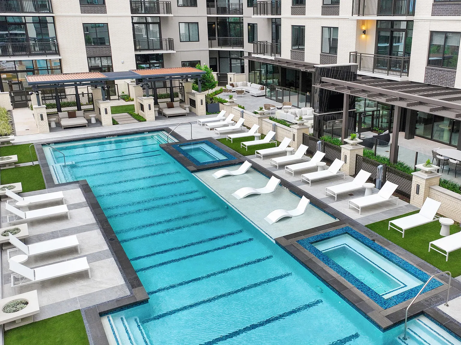 Rone Residences — Photo 3