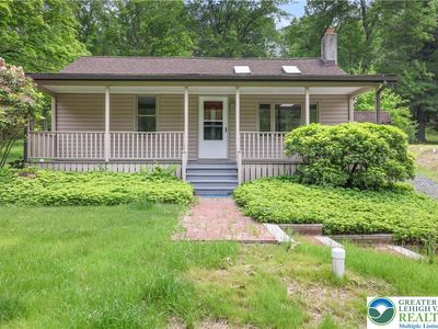 157 Hollow Rd, East Stroudsburg, PA, 18302