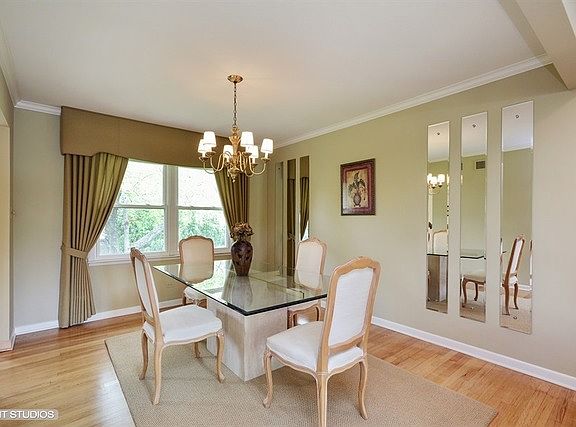 3rd image of 1613 E Dogwood Ln