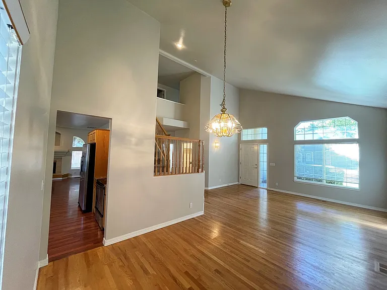 378 S Winthrop Way — Photo 7