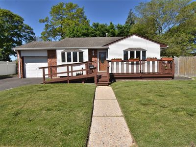 324 W 16th Street, Deer Park, NY, 11729
