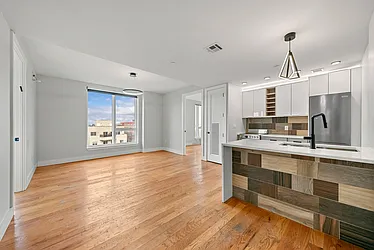 2112 Avenue P, #806