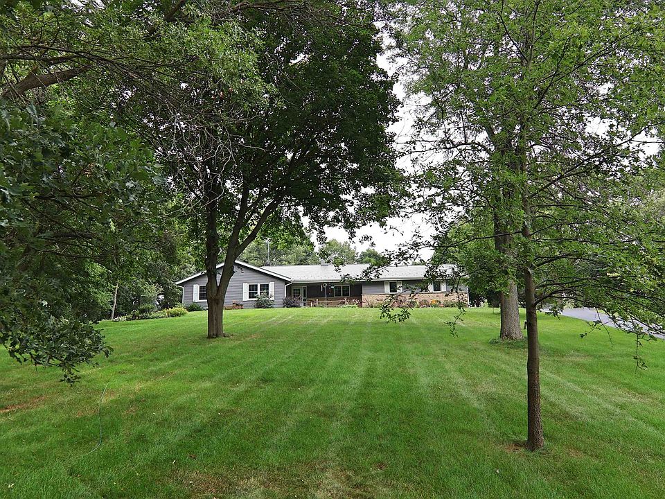 1st image of 216 E Stark Rd