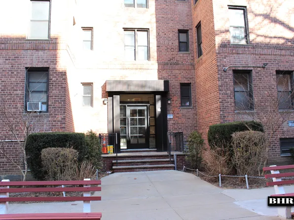 2717 East 28th Street image 1 of 10