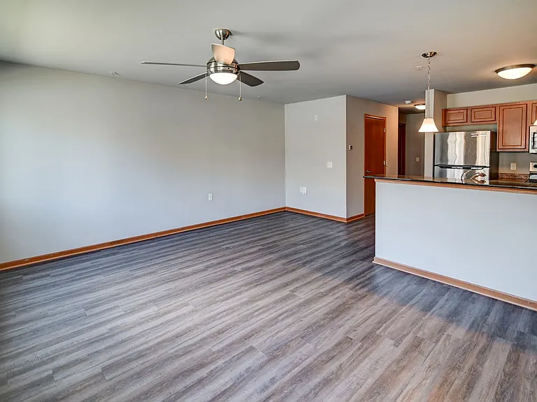 Fairhaven Court Apartments — Photo 2