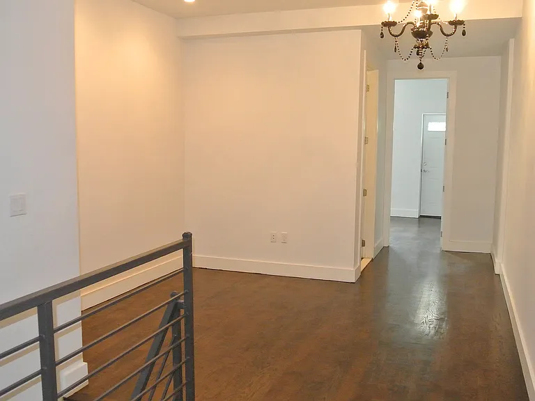 289 Harman St #1L — Photo 2