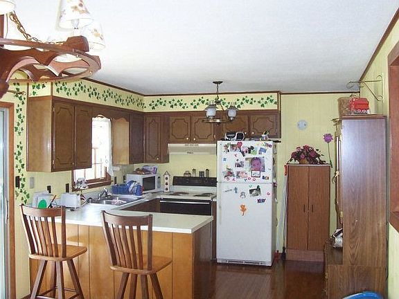 3rd image of 14200 Willow Ln