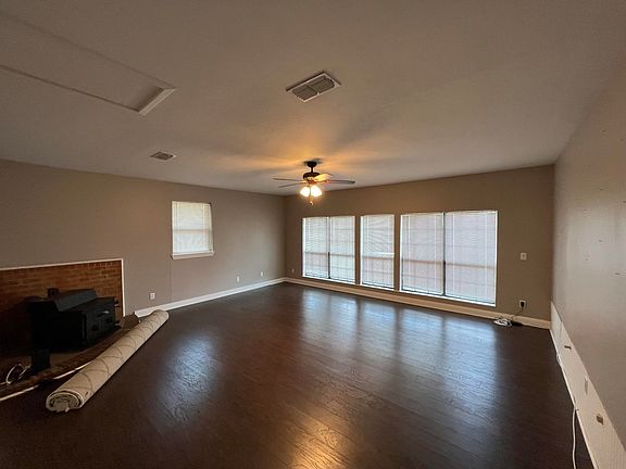 4th image of 511 Bentley Dr