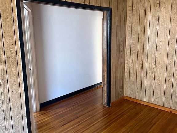 5th image of 224 Caroline St APT 1