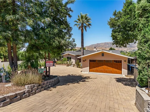 8833 Yates St, Sunland, CA 91040