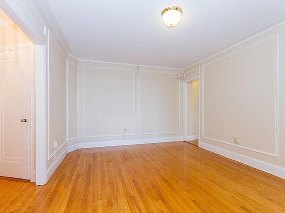 5th image of 1450-1454 Beacon St #743