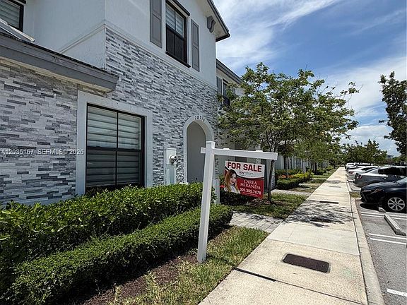 3rd image of 28710 SW 133rd Ct