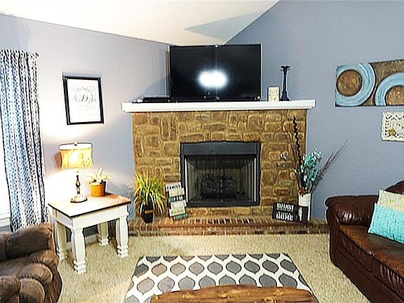 4th image of 2220 Jessie Ct