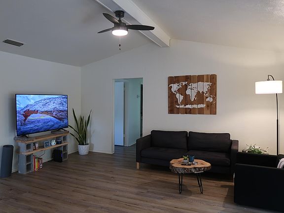 5th image of 2774 Mark Twain Cir