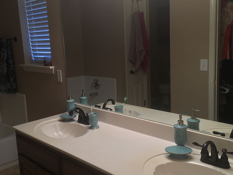 1st image of 115 E Helena Pl