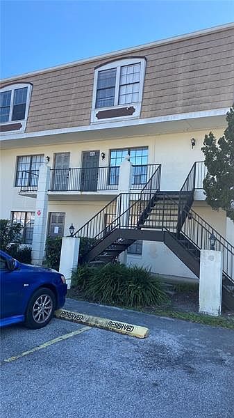 1st image of 6056 Village Cir