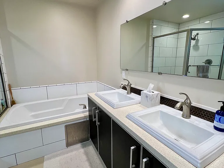 Primary en suite Bathroom