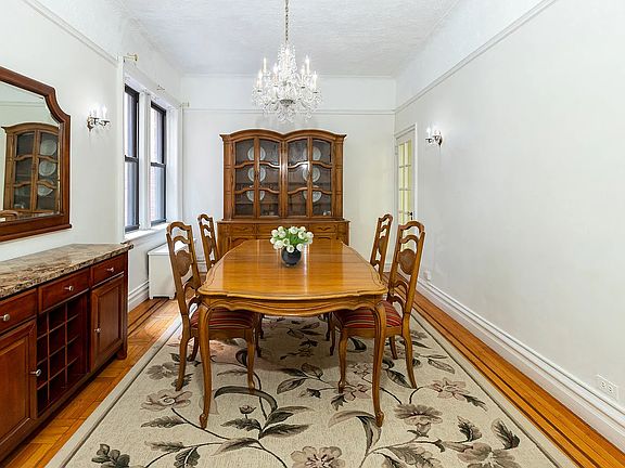 3rd image of 181 E 93rd St APT 1E