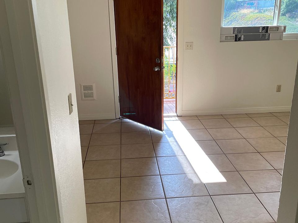 1st image of 2787 G St #4