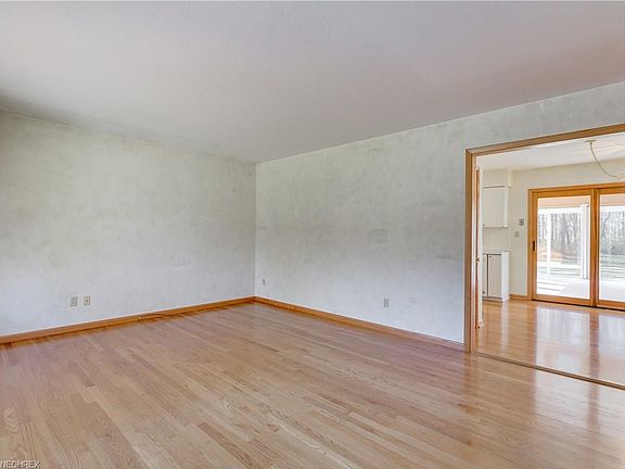 5th image of 1215 Inglewood Ave