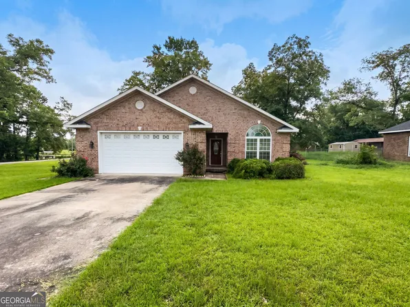 109 Corene Ave, Glennville, GA 30427
