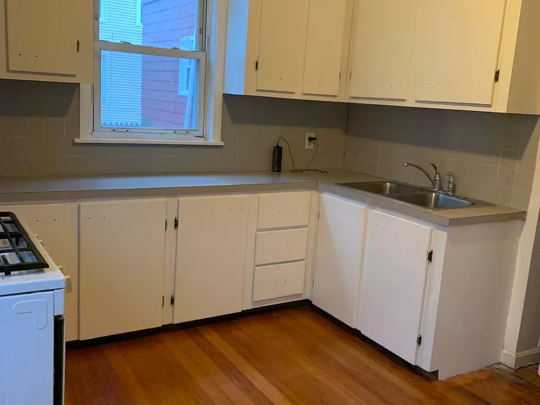31 Home Ave — Photo 10