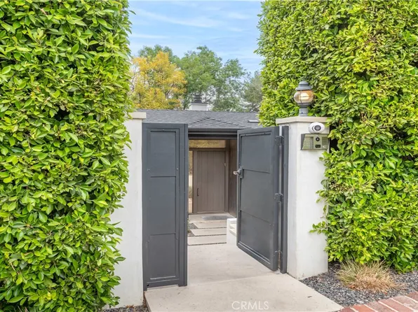 18085 Karen Dr, Encino, CA 91316