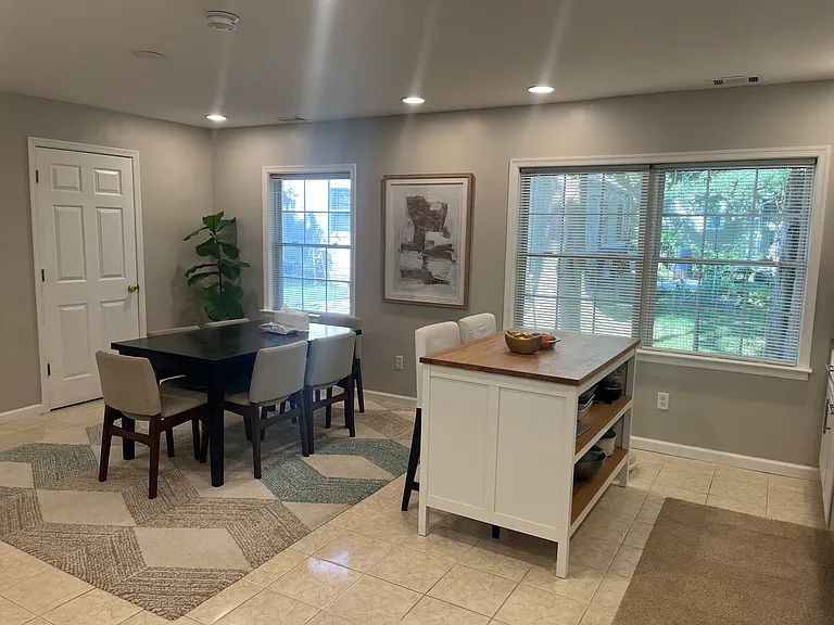 Huge eat-in kitchen