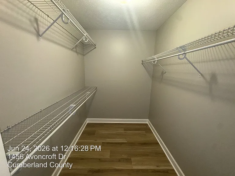 1456 Avoncroft Dr — Photo 18