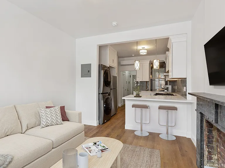 11 Carmine St #2A — Photo 4