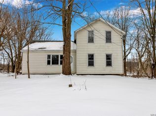 11507 Clarence Center Rd, Akron, NY 14001