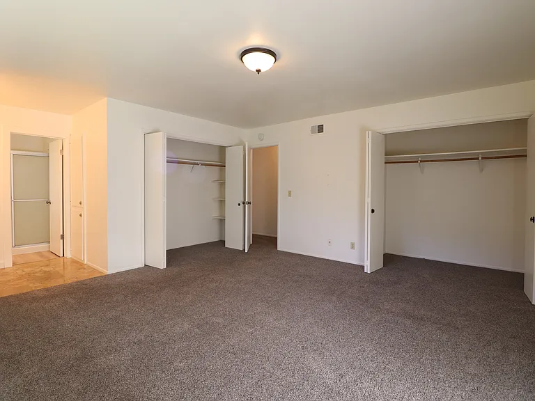 630 Newcastle Cir — Photo 12
