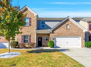 1742 Weatherbrook Cir, Lawrenceville, GA 30043