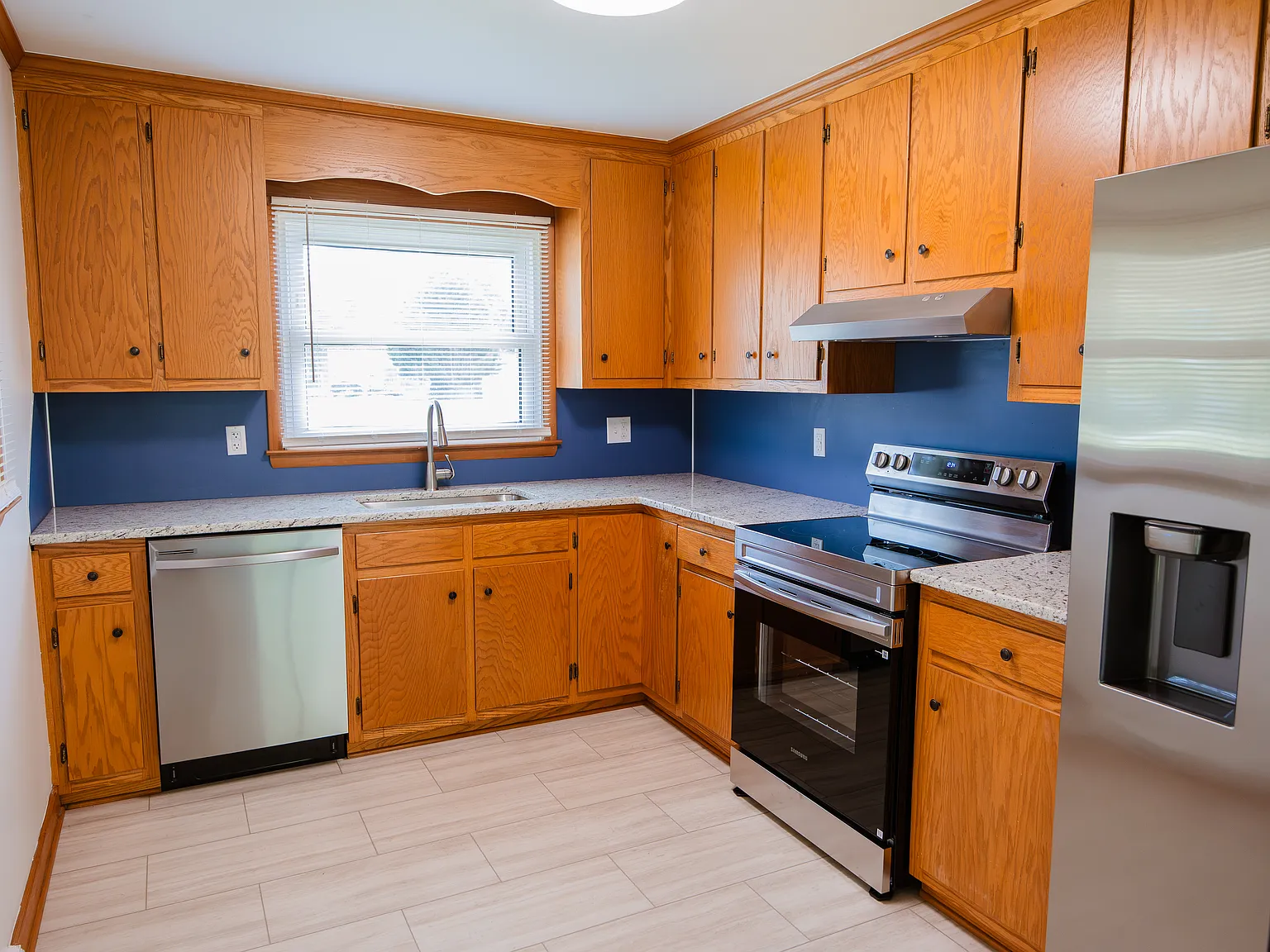 120 Brooks St — Photo 4